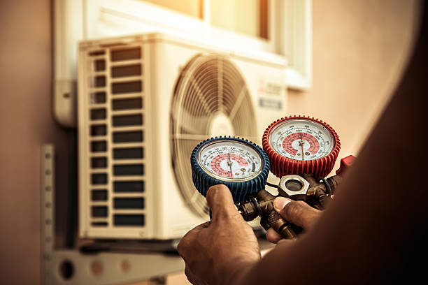 Professional Ac Installation technician working in Rosser, TX